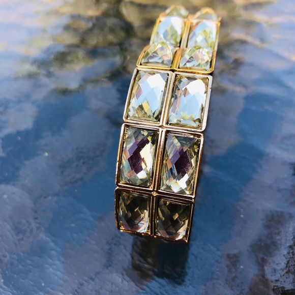 Gold-tone Statement Bracelet Clear Stones Stretch - Picture 3 of 4